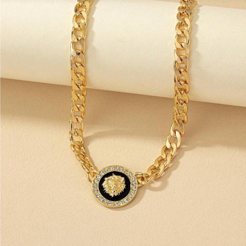 Gold Shiny Lion Head Pendant Choker Necklace - Picture 3 of 5